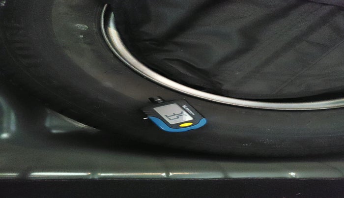 2024 Tata ALTROZ XZ PETROL, Petrol, Manual, 7,597 km, tyre