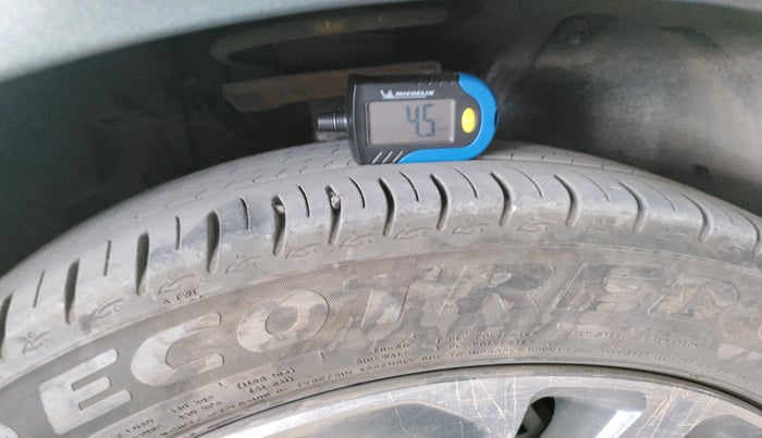 2024 Tata ALTROZ XZ PETROL, Petrol, Manual, 7,597 km, tyre