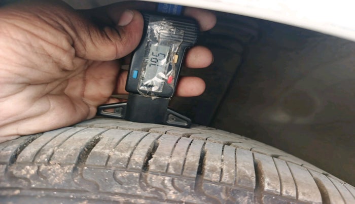 2015 Hyundai Grand i10 SPORTZ 1.2 KAPPA VTVT, Petrol, Manual, 1,41,264 km, tyre