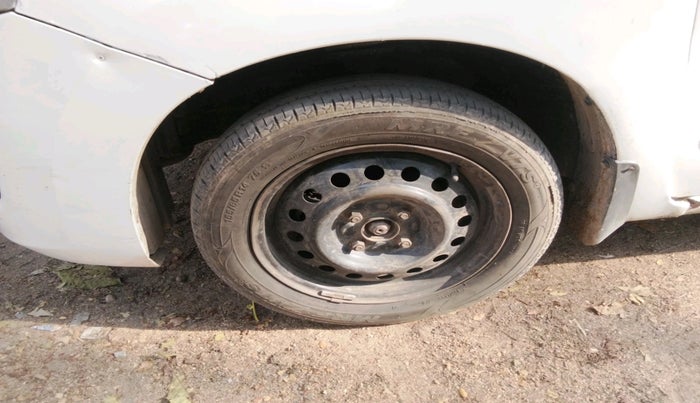 2013 Maruti Wagon R 1.0 VXI, Petrol, Manual, 62,600 km, tyre