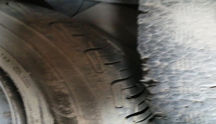 2013 Maruti Wagon R 1.0 VXI, Petrol, Manual, 62,600 km, tyre