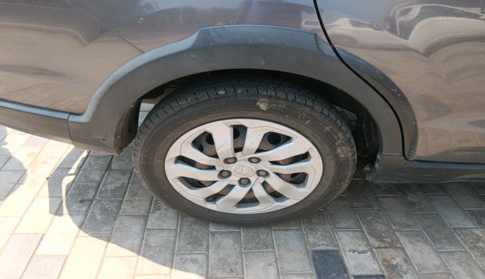 2017 Honda BR-V 1.5L I- DTEC S, Diesel, Manual, 1,20,510 km, tyre