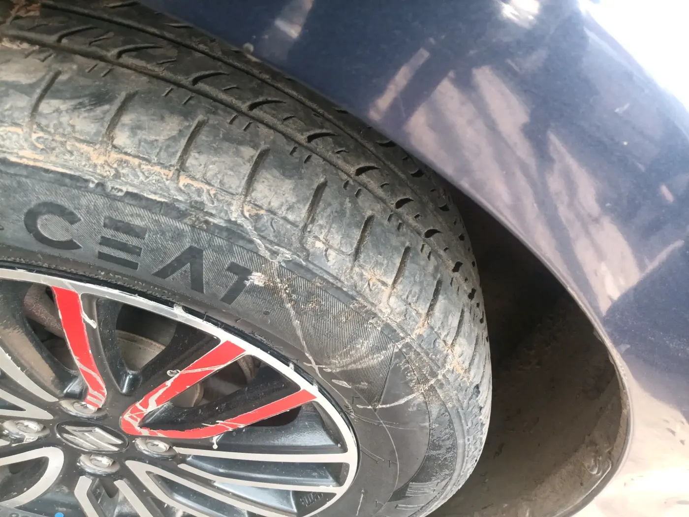 2018 Maruti Dzire ZDI PLUS AMT, Diesel, Automatic, 1,12,964 km, tyre