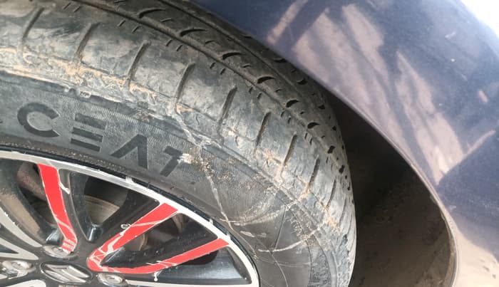 2018 Maruti Dzire ZDI PLUS AMT, Diesel, Automatic, 1,12,964 km, tyre