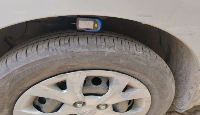 2016 Hyundai Grand i10 SPORTZ 1.1 CRDI, Diesel, Manual, 96,000 km, tyre