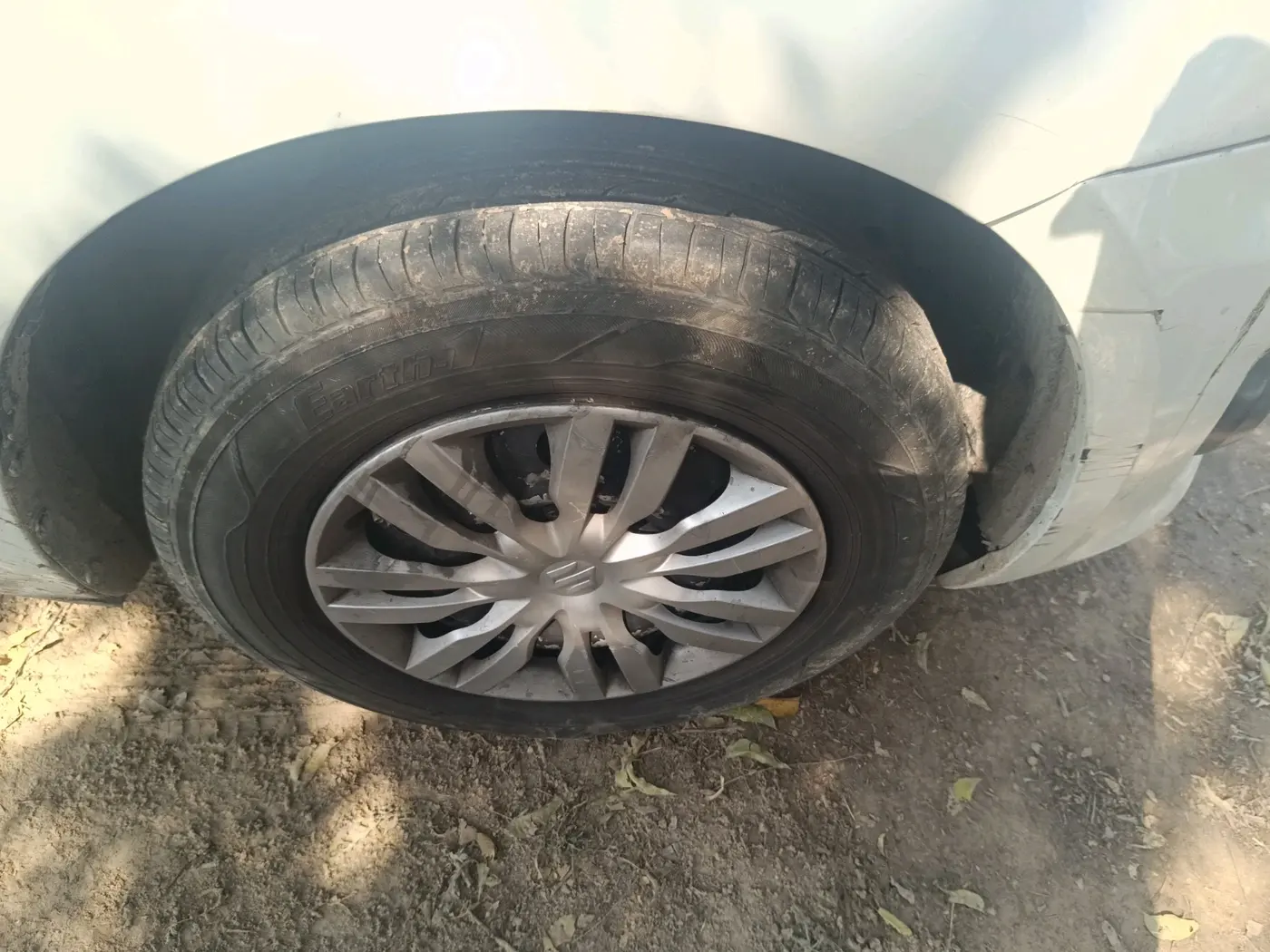 2013 Maruti Swift Dzire VXI, CNG, Manual, 92,763 km, tyre