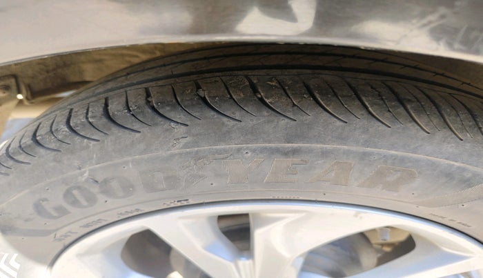 2019 Honda Amaze 1.2L I-VTEC VX, Petrol, Manual, 1,17,736 km, tyre