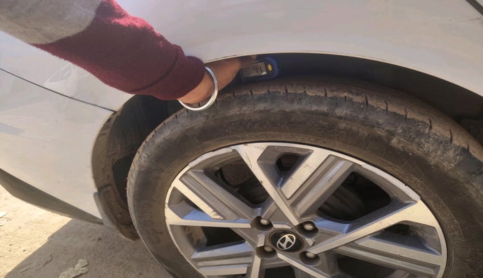 2023 Hyundai Verna SX(O) 1.5 MPI IVT , Petrol, Automatic, 44,656 km, tyre