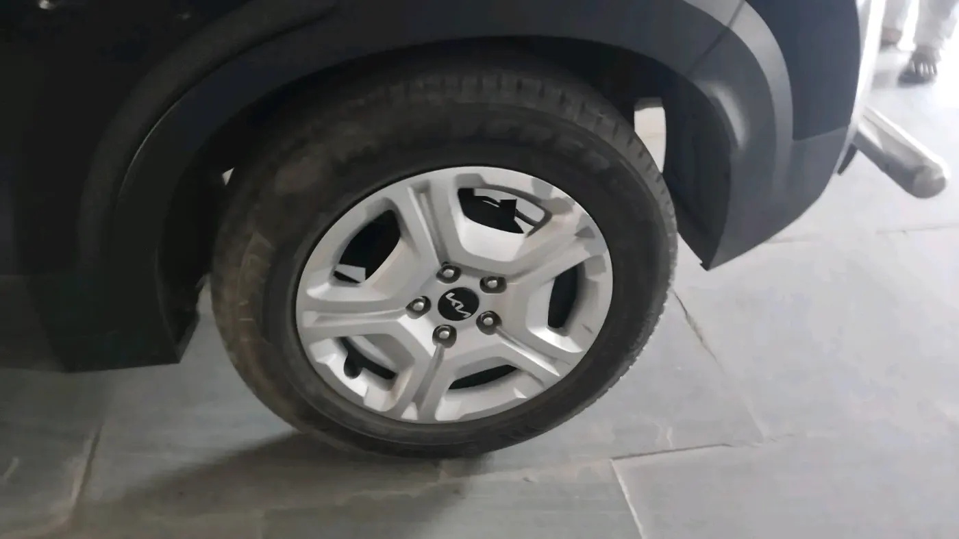2023 KIA SONET HTK PLUS 1.2, Petrol, Manual, 39,308 km, tyre