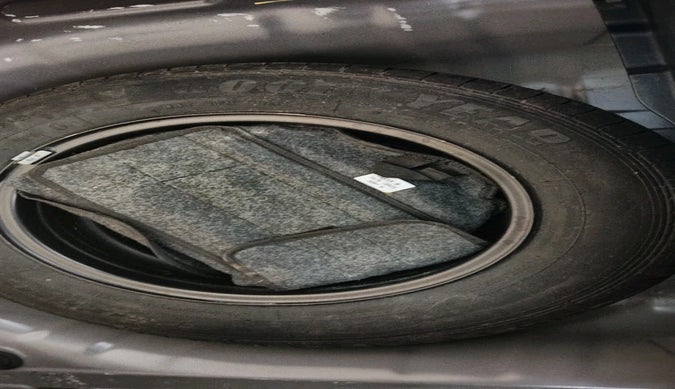 2023 KIA SONET HTK PLUS 1.2, Petrol, Manual, 39,308 km, tyre