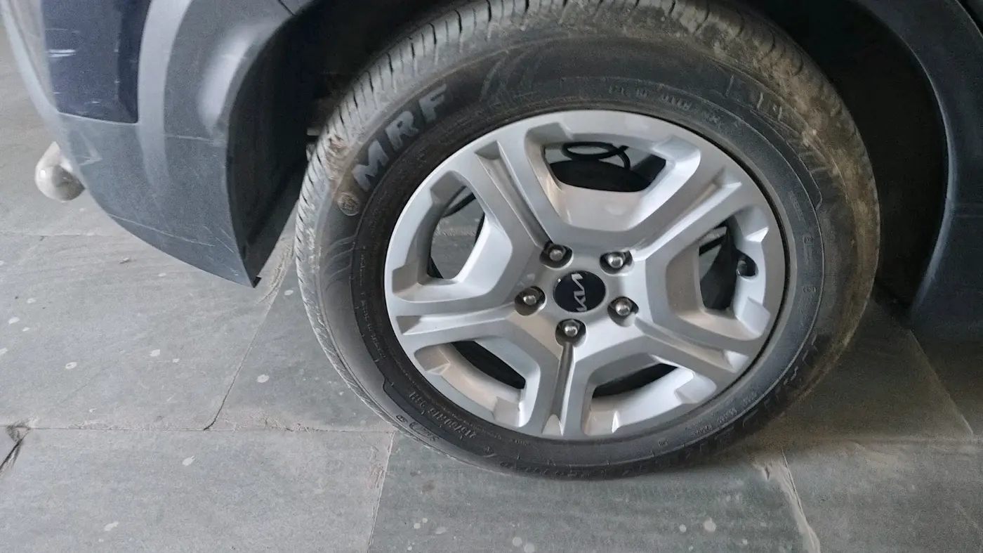2023 KIA SONET HTK PLUS 1.2, Petrol, Manual, 39,308 km, tyre