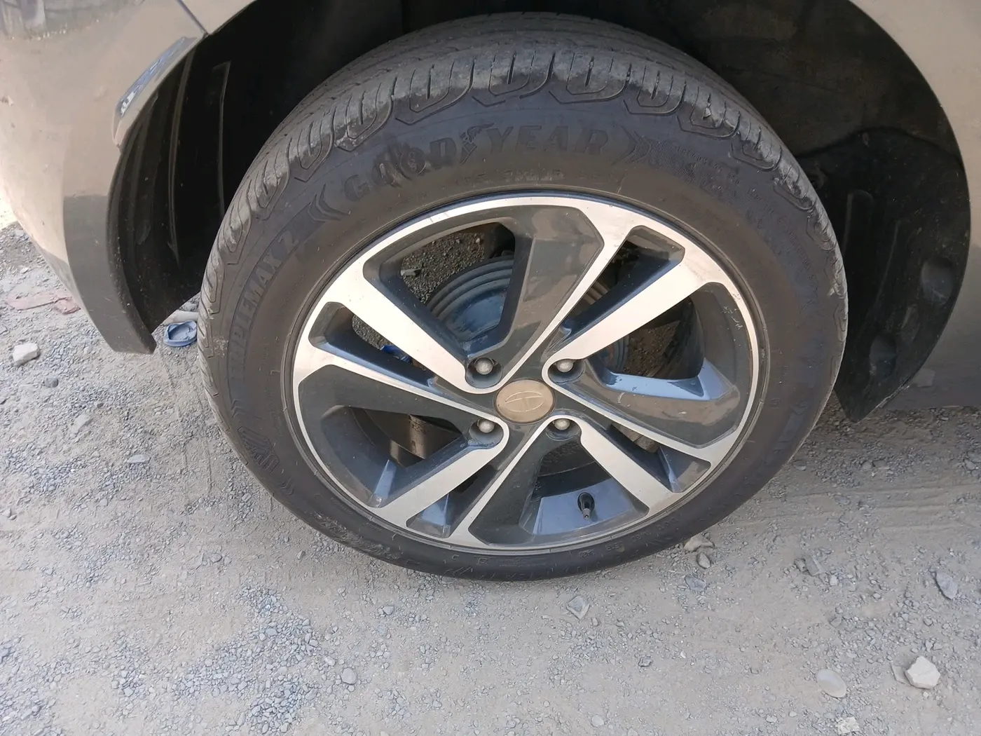 2021 Tata ALTROZ XZ PLUS PETROL, Petrol, Manual, 71,742 km, tyre