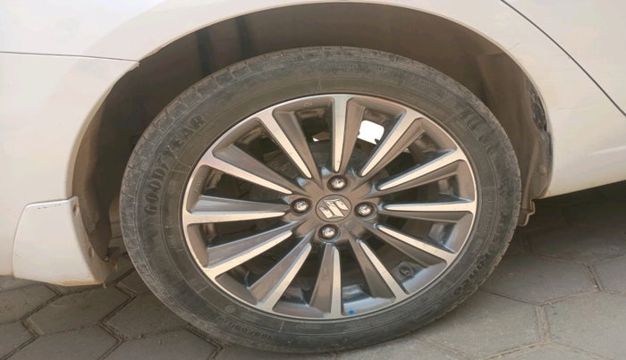 2021 Maruti Ciaz ALPHA  AT 1.5 SHVS PETROL, Petrol, Automatic, 36,575 km, tyre