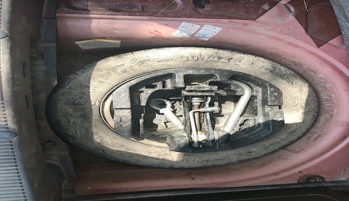 2011 Skoda Fabia AMBITION PLUS 1.2 TDI CR, Diesel, Manual, 1,57,001 km, tyre