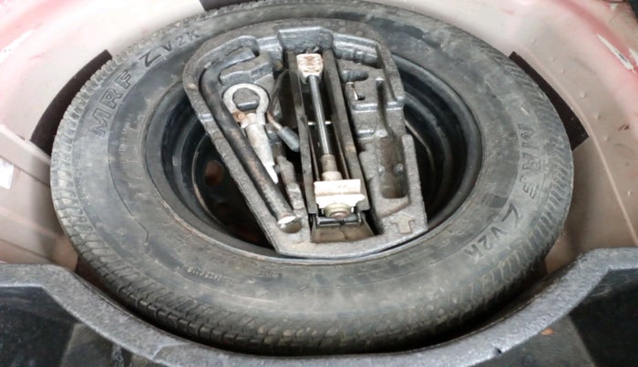 2012 Skoda Rapid ACTIVE 1.6 TDI CR MT, Diesel, Manual, 98,675 km, tyre