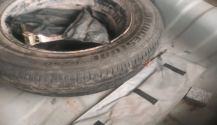 2011 Hyundai Verna TRANSFORM 1.6 VTVT, Petrol, Manual, 46,945 km, tyre