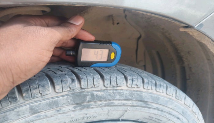 2012 Maruti Wagon R 1.0 LXI, CNG, Manual, 38,478 km, tyre