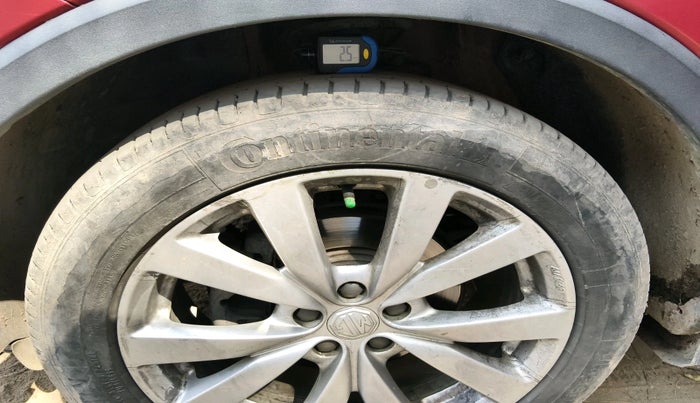 2022 MG ASTOR SMART EX 1.5 MT, Petrol, Manual, 42,819 km, tyre