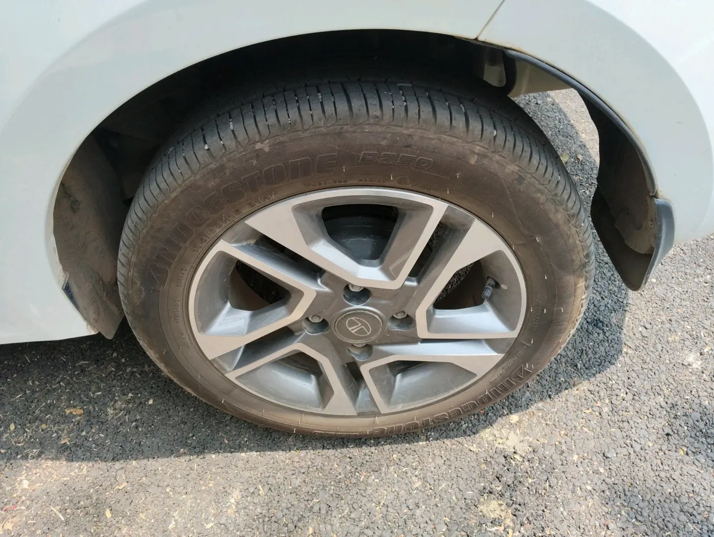 2024 Tata TIGOR XZ PLUS PETROL, Petrol, Manual, 5,400 km, tyre