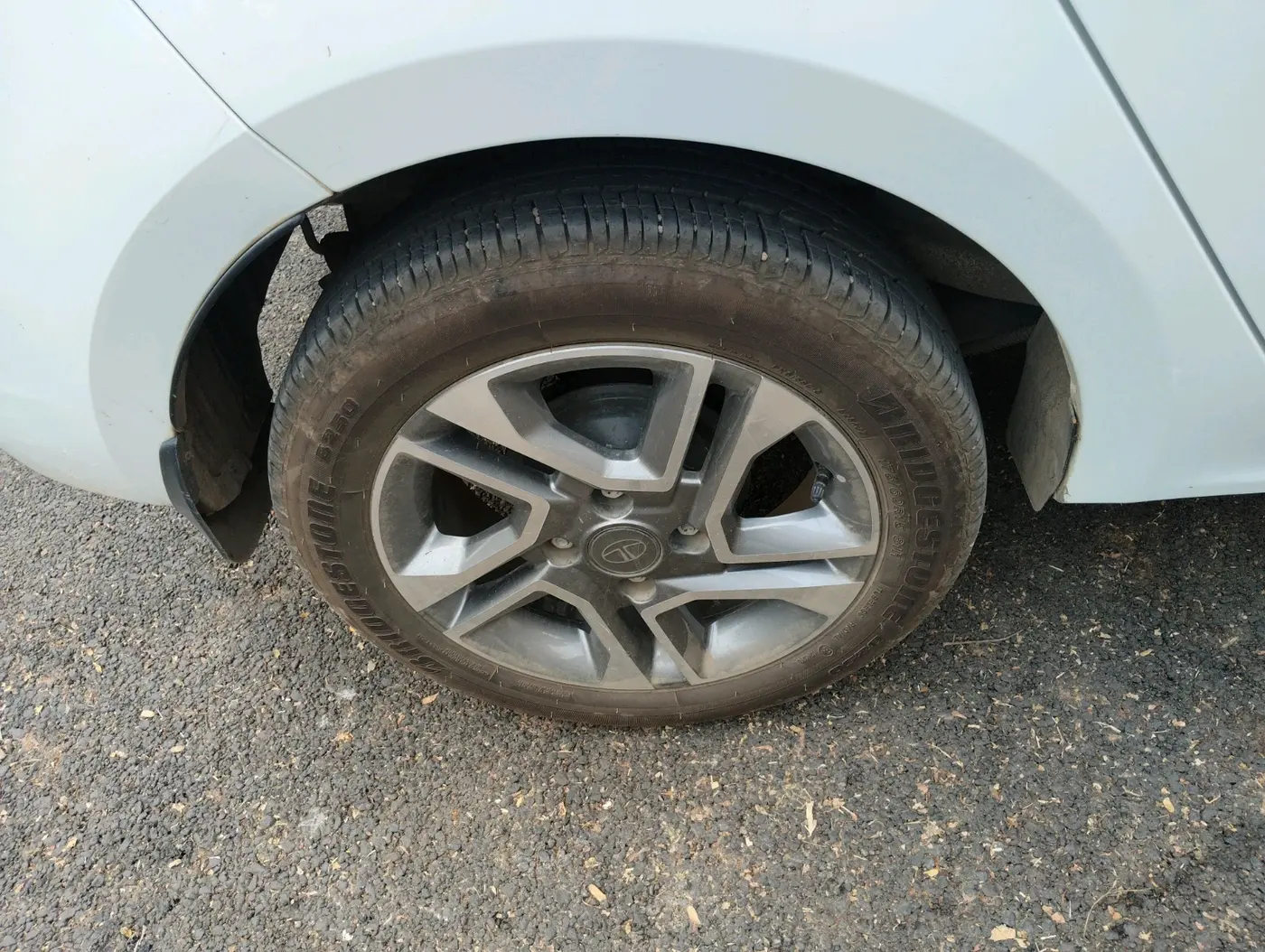 2024 Tata TIGOR XZ PLUS PETROL, Petrol, Manual, 5,400 km, tyre