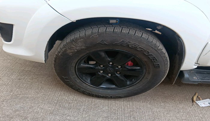 2011 Toyota Fortuner 3.0 4X4 MT, Diesel, Manual, 1,28,384 km, tyre