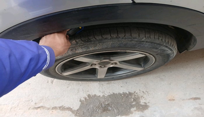 2015 Hyundai Creta S 1.6 PETROL, Petrol, Manual, 1,43,188 km, tyre