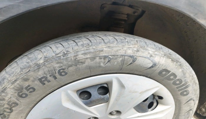 2017 Hyundai Creta E PLUS 1.4 DIESEL, Diesel, Manual, 2,04,128 km, tyre