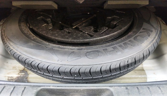 2017 Hyundai Creta E PLUS 1.4 DIESEL, Diesel, Manual, 2,04,128 km, tyre