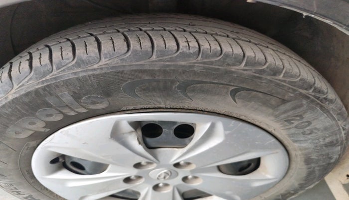 2017 Hyundai Creta E PLUS 1.4 DIESEL, Diesel, Manual, 2,04,128 km, tyre