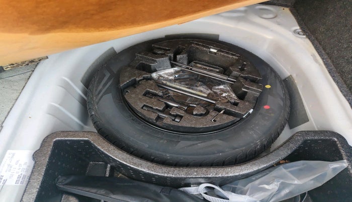 2019 Volkswagen Vento HIGHLINE PLUS 1.2 AT 16 ALLOY, Petrol, Automatic, 55,603 km, tyre