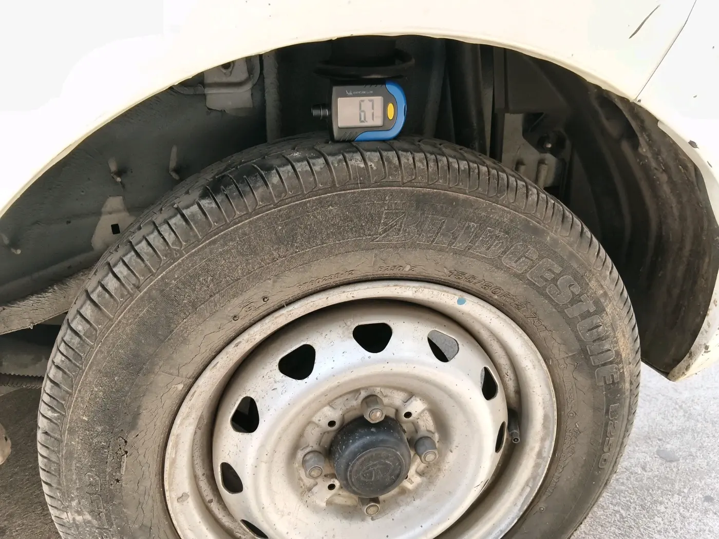 2016 Tata Tiago XE PETROL, Petrol, Manual, 13,353 km, tyre