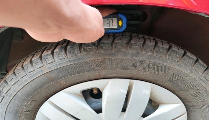 2015 Maruti Alto 800 LXI, Petrol, Manual, 25,882 km, tyre