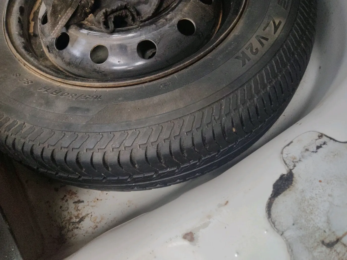 2015 Maruti Swift Dzire VXI, Petrol, Manual, 66,688 km, tyre
