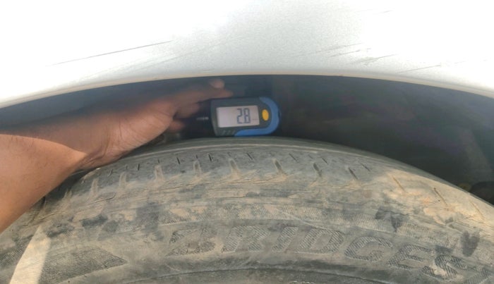 2011 Toyota Corolla Altis G PETROL, Petrol, Manual, 1,07,496 km, tyre