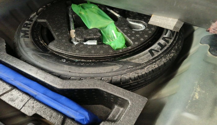 2018 Maruti Ciaz ALPHA  AT 1.5 SHVS PETROL, Petrol, Automatic, 52,720 km, tyre