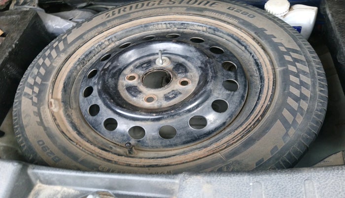 2014 Maruti Wagon R 1.0 VXI, Petrol, Manual, 84,483 km, tyre