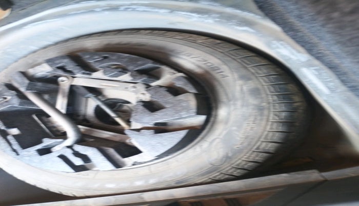 2019 Volkswagen Polo TRENDLINE 1.0L, Petrol, Manual, 54,308 km, tyre