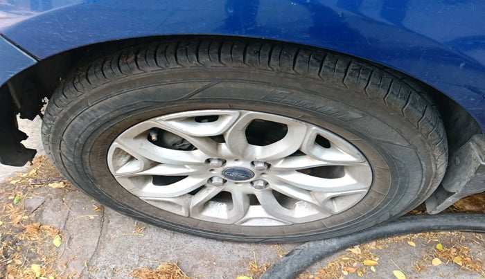 2013 Ford Ecosport TITANIUM 1.5L DIESEL (OPT), Diesel, Manual, 1,32,225 km, tyre