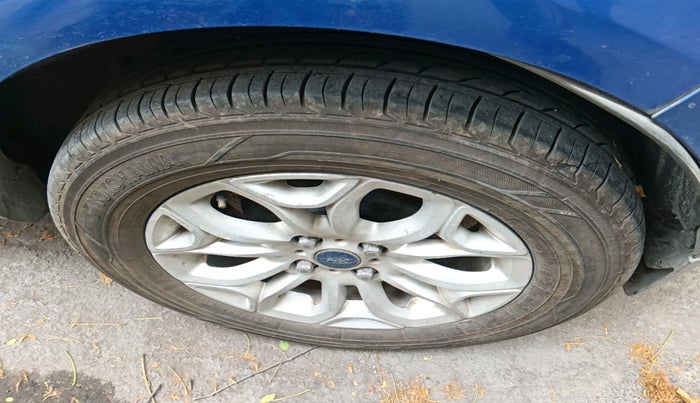 2013 Ford Ecosport TITANIUM 1.5L DIESEL (OPT), Diesel, Manual, 1,32,225 km, tyre