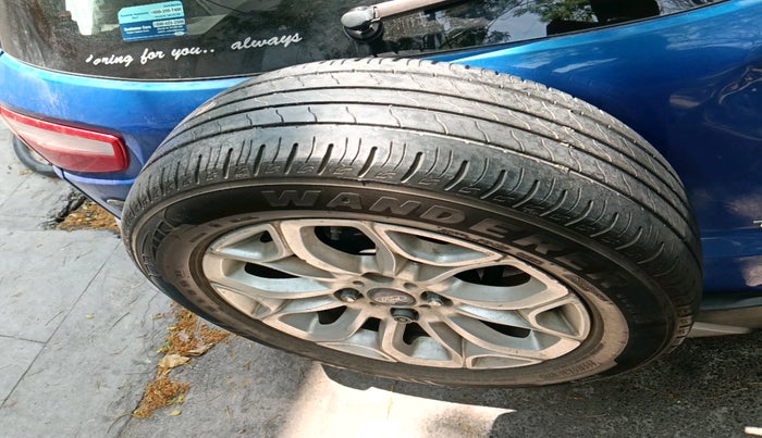 2013 Ford Ecosport TITANIUM 1.5L DIESEL (OPT), Diesel, Manual, 1,32,225 km, tyre