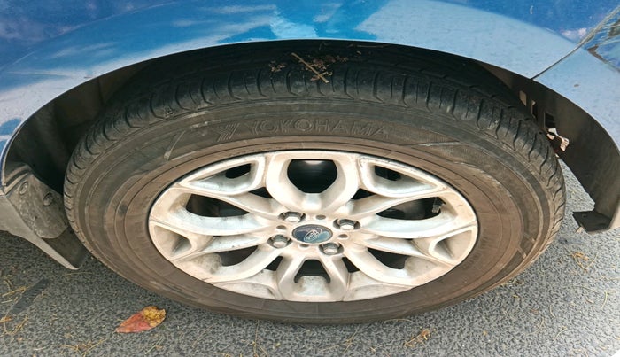 2013 Ford Ecosport TITANIUM 1.5L DIESEL (OPT), Diesel, Manual, 1,32,225 km, tyre