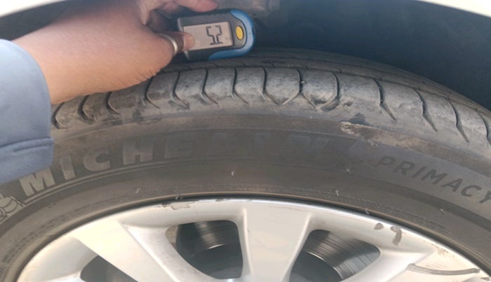 2012 Audi A6 2.0 TDI PREMIUM PLUS, Diesel, Automatic, 1,21,041 km, tyre