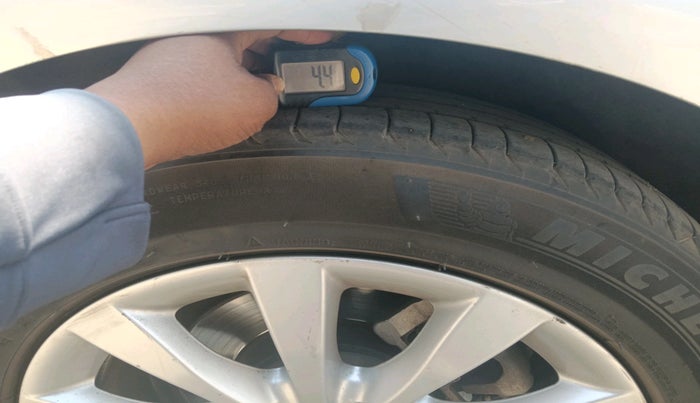 2012 Audi A6 2.0 TDI PREMIUM PLUS, Diesel, Automatic, 1,21,041 km, tyre