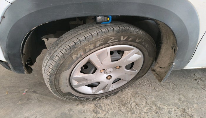 2020 Renault Kwid RXT 1.0 (O), Petrol, Manual, 49,859 km, tyre