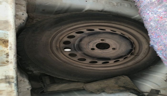 2020 Renault Kwid RXT 1.0 (O), Petrol, Manual, 49,859 km, tyre