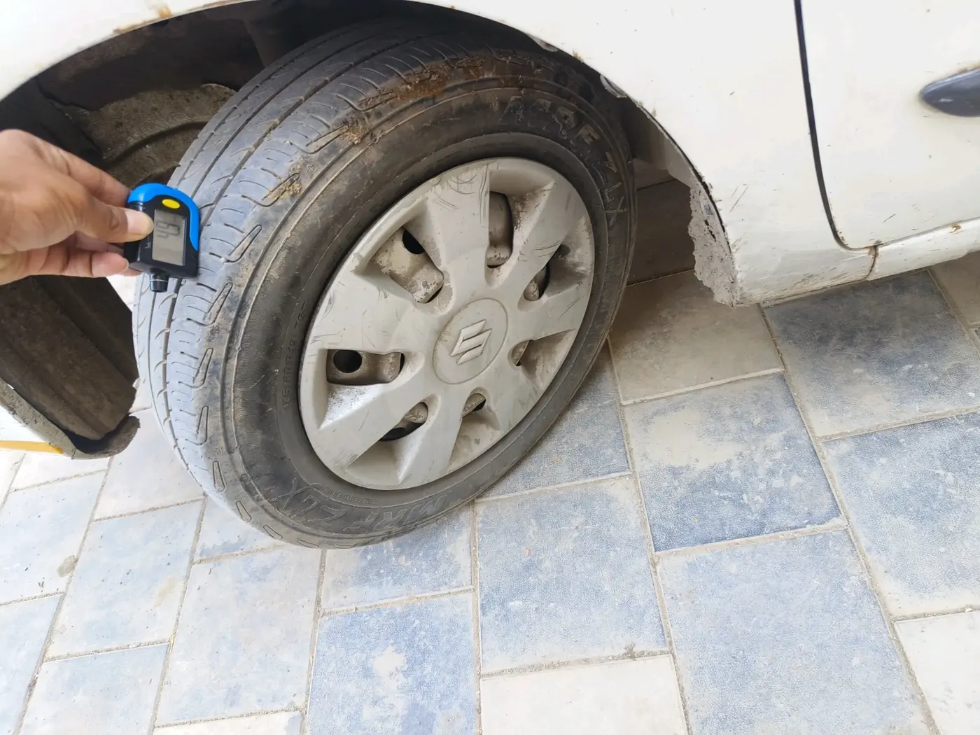 2012 Maruti Wagon R 1.0 LXI CNG, CNG, Manual, 1,17,632 km, tyre