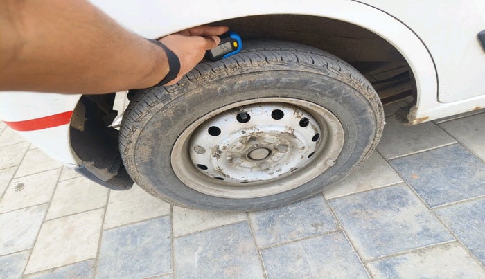 2012 Maruti Wagon R 1.0 LXI CNG, CNG, Manual, 1,17,632 km, tyre