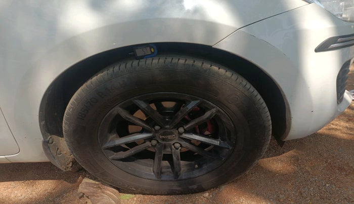 2021 Maruti Swift VXI AMT, Petrol, Automatic, 96,345 km, tyre