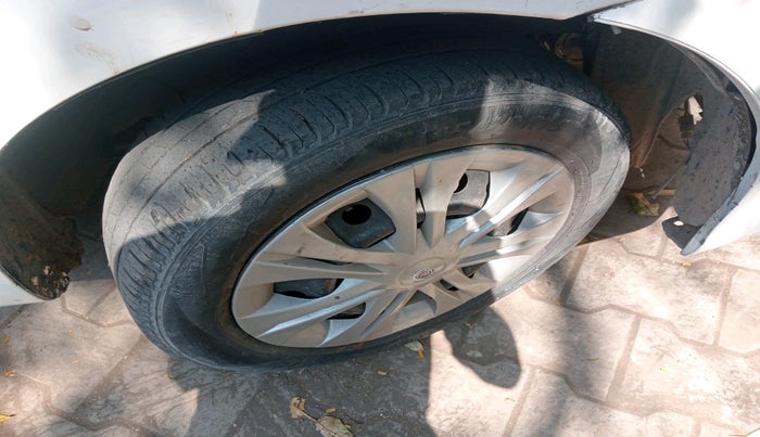 2013 Toyota Etios GD, Diesel, Manual, 1,74,014 km, tyre