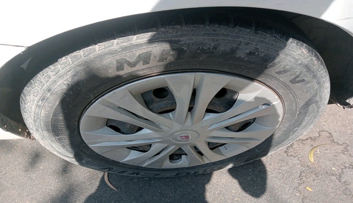 2013 Toyota Etios GD, Diesel, Manual, 1,74,014 km, tyre